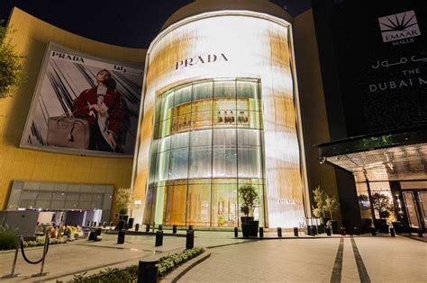 Prada inaugura un nuovo negozio a Dubai The Dubai Mall, 